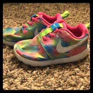 Toddler girl Nike shoes size 7